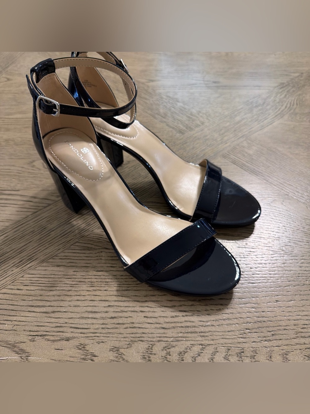 Bandolino Armory Sandals Women's 9.5 Navy Blue Patent Ankle Strap Block Heel NWT